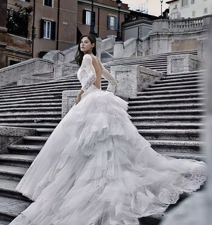 Vestido de noiva de Alessandro Angelozzi cun lazo