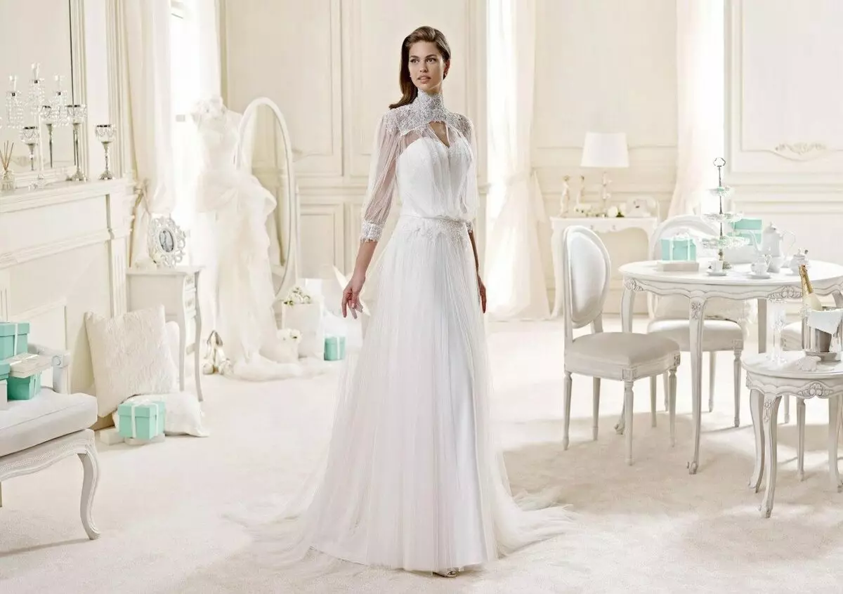 Свадба фустан од модната група на Никол