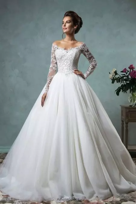 Amelia Sposa မှမင်္ဂလာဆောင်စားဆင်ယင်