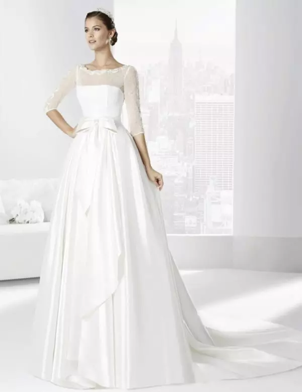 Robe de mariée luxuriante fermée fermée