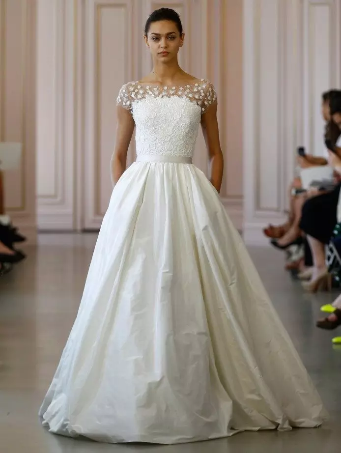 Robe de mariée classique avec perles