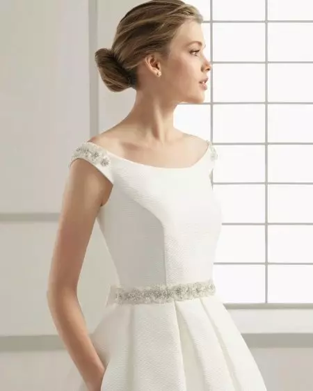 Класичен венчален фустан со појас