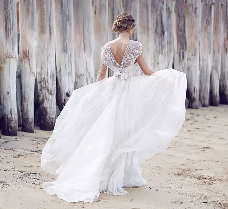 لباس عروسی از آخرین مجموعه عروسی از آنا کمپبل