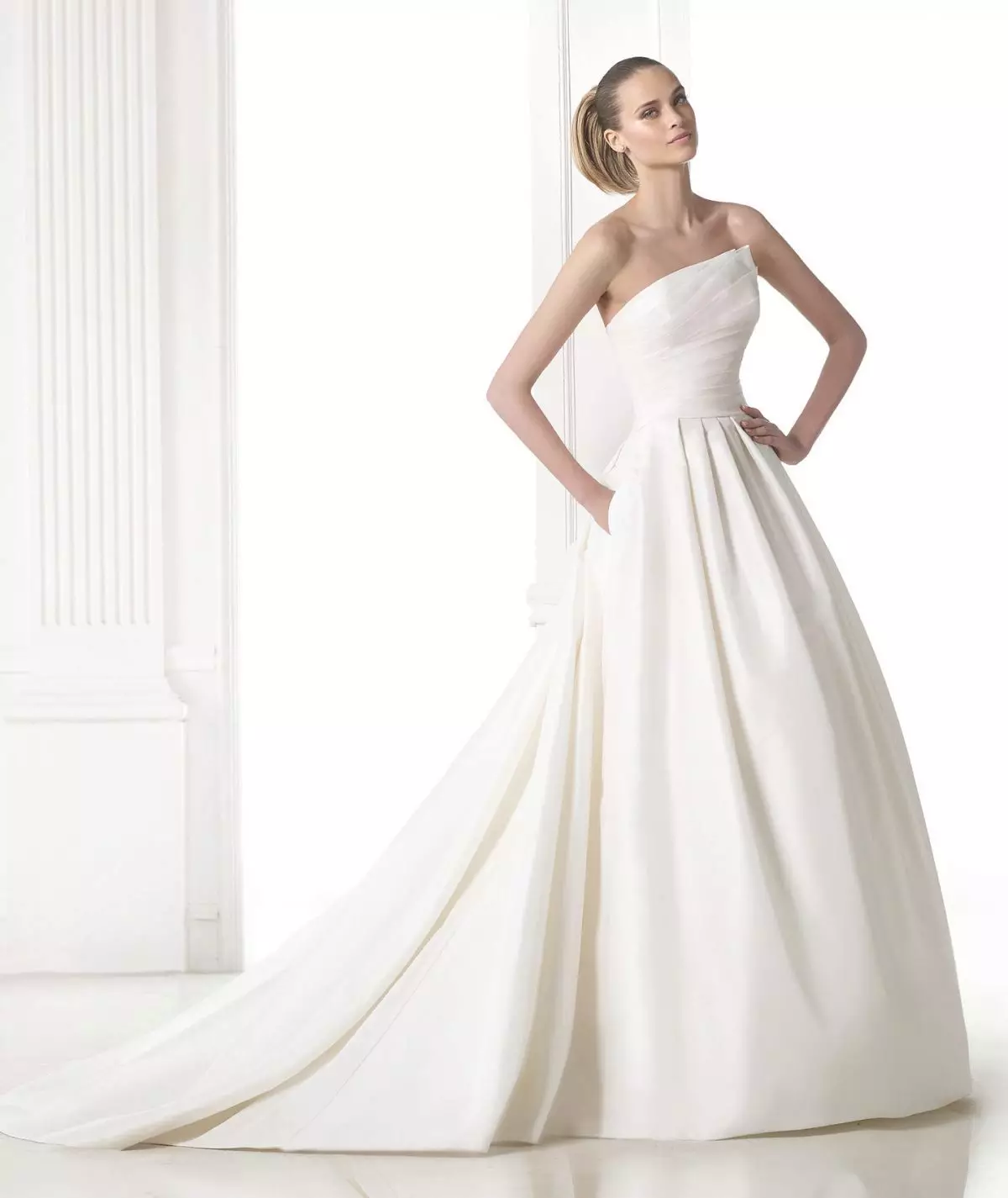 Vestido de noiva da colección de glamour de proviaias magnífica