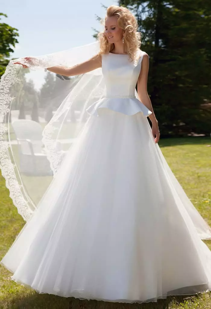 Vestido de noiva com Bask de Oksana Fly