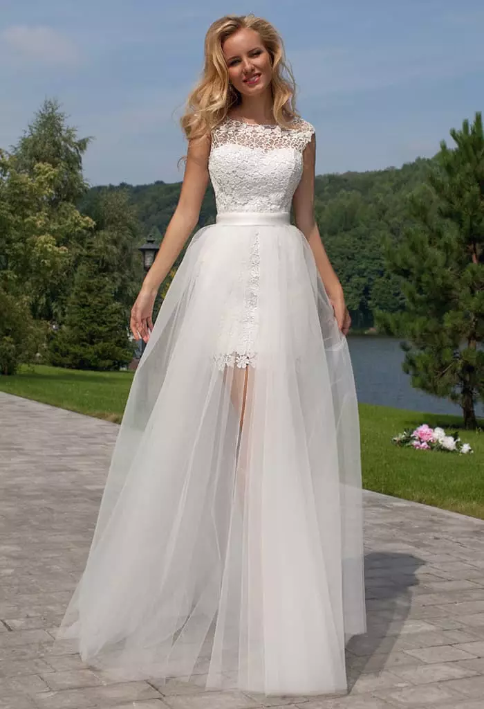 Transformador de vestido de novia de Oksana Vuela con una falda desmontable