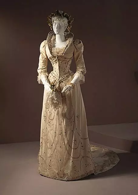 Հարսանյաց զգեստ 18-19-րդ դար