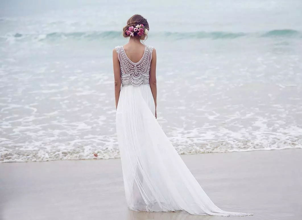 Vestido de noiva cun escote na parte de atrás e lazo de Ampir