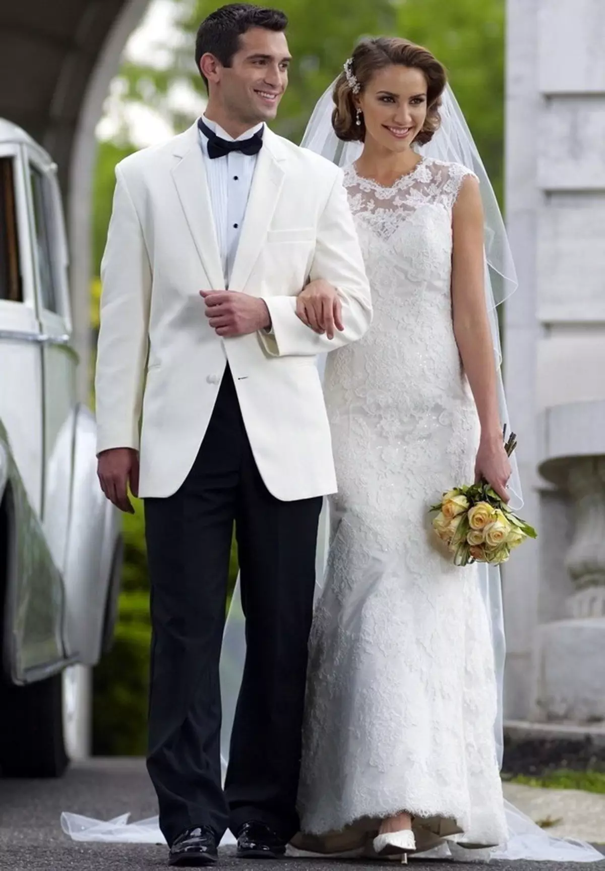 Современный свадебный костюм для жениха и невесты
