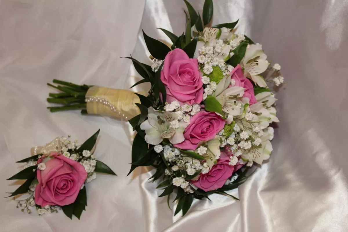 Mga Bouquet sa kasal sa Alstromeries (45 Mga Litrato): Pagpili usa ka bouquet sa mga rosas ug puti nga alstromeries alang sa pangasaw-onon 7975_15