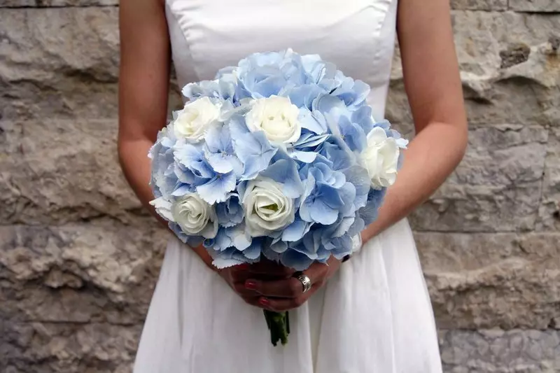 ດອກໄມ້ໃນ bouquet ຂອງ bride ໄດ້ (71 ຮູບ): ຊື່ຂອງພືດ wedding ຕາມລະດູການທີ່ດີທີ່ສຸດ 7980_24