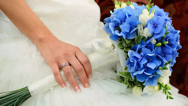 ດອກໄມ້ໃນ bouquet ຂອງ bride ໄດ້ (71 ຮູບ): ຊື່ຂອງພືດ wedding ຕາມລະດູການທີ່ດີທີ່ສຸດ 7980_26