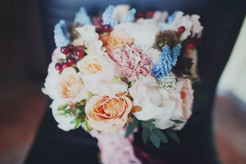 ດອກໄມ້ໃນ bouquet ຂອງ bride ໄດ້ (71 ຮູບ): ຊື່ຂອງພືດ wedding ຕາມລະດູການທີ່ດີທີ່ສຸດ 7980_50