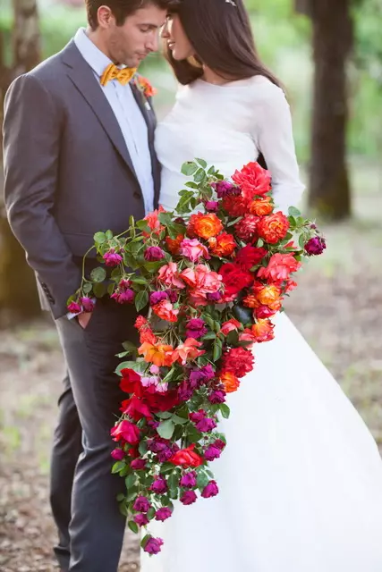 ດອກໄມ້ໃນ bouquet ຂອງ bride ໄດ້ (71 ຮູບ): ຊື່ຂອງພືດ wedding ຕາມລະດູການທີ່ດີທີ່ສຸດ 7980_66