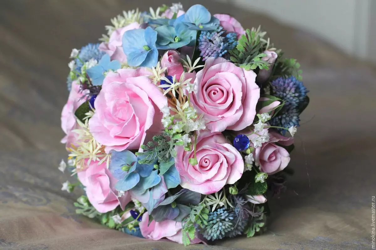 Bouquet kot darilo za poročne novice (113 fotografij): Kaj cvetje dajejo mladim od staršev in gostov? 7987_22