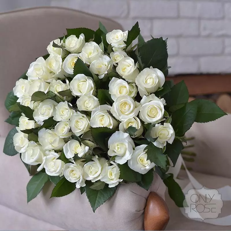 Kimp kingitusena pulmade jaoks Nexlyweds (113 fotot): Millised lilled annavad noortele ja külalistele noori? 7987_32