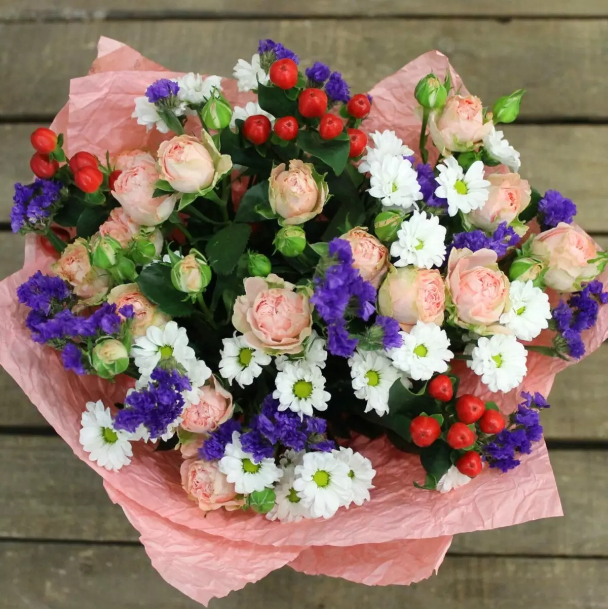 Bouquet kot darilo za poročne novice (113 fotografij): Kaj cvetje dajejo mladim od staršev in gostov? 7987_36