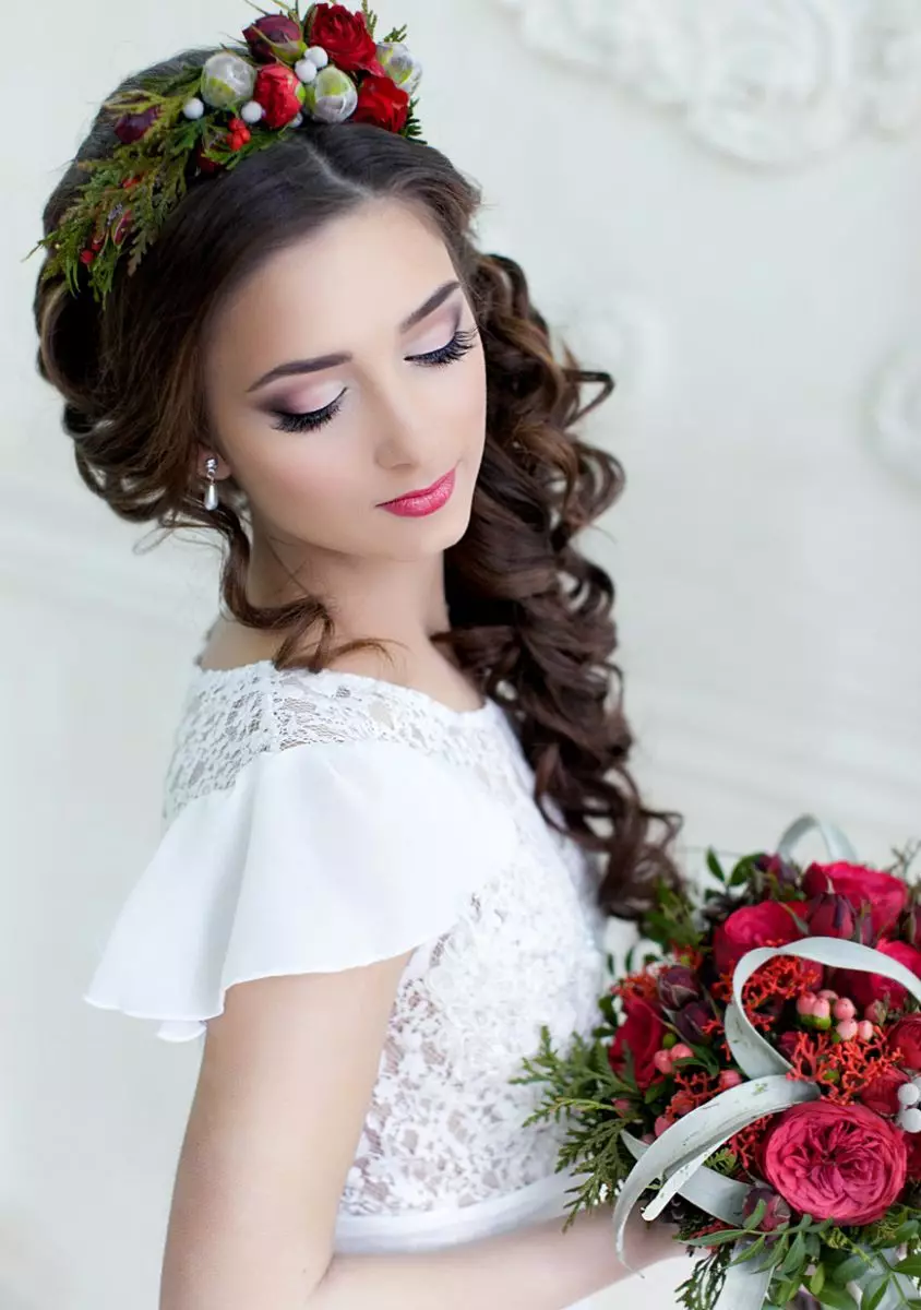 Marsala Color Bouquet para novia (62 fotos): Marsala Color Composiciones de boda en blanco combinado 7990_60