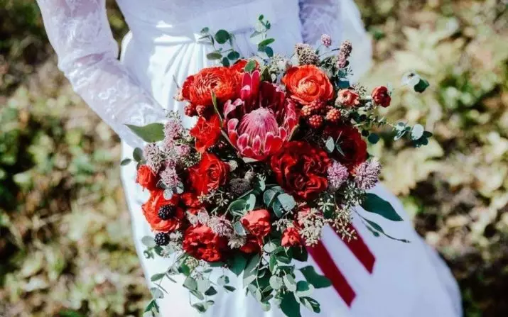 ວິທີການເຮັດ bouquet ຂອງ bridal ຈາກສີດໍາລົງຊີວິດດ້ວຍມືຂອງທ່ານເອງ? 31 ຮູບພາບວິທີການກ້າວໄປສູ່ບາດກ້າວໃນການປະກອບ bouquet wedding ທີ່ມີ Portboot? 7993_29