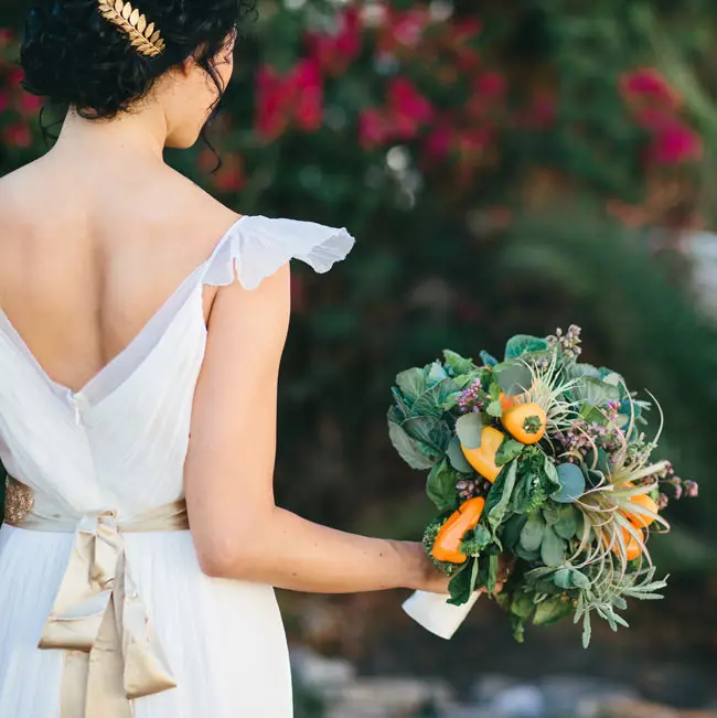 Овошен букет за свадба (44 фотографии): Изберете букет свадба букет со бобинки, зеленчук и цвеќиња 7999_22