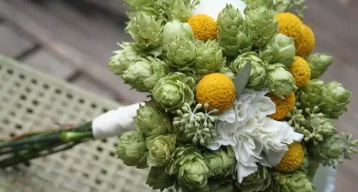 Овошен букет за свадба (44 фотографии): Изберете букет свадба букет со бобинки, зеленчук и цвеќиња 7999_39