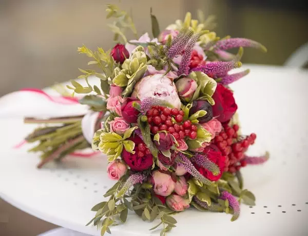 Овошен букет за свадба (44 фотографии): Изберете букет свадба букет со бобинки, зеленчук и цвеќиња 7999_5