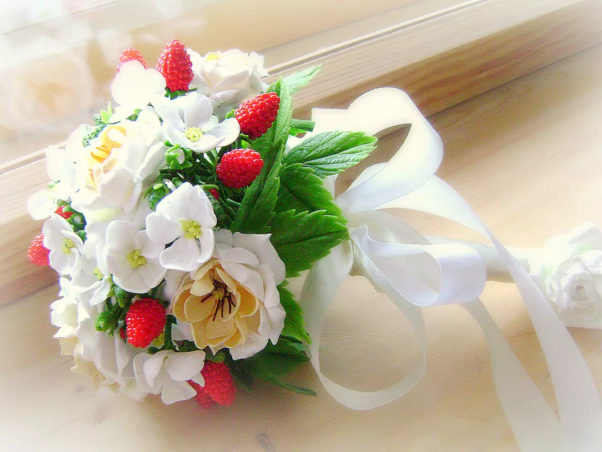 Овошен букет за свадба (44 фотографии): Изберете букет свадба букет со бобинки, зеленчук и цвеќиња 7999_9
