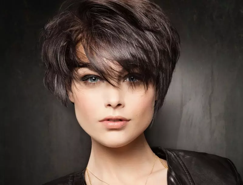 Cắt tóc thời trang nữ 2021 (58 ảnh): Xu hướng hiện đại và cắt tóc mới lạ cho phụ nữ 79_5
