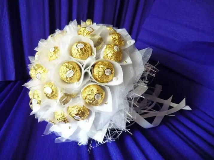 Candy puokštė ant vestuvių (60 nuotraukų): originalios vestuvių saldainių kompozicijos nuotakos 8000_2