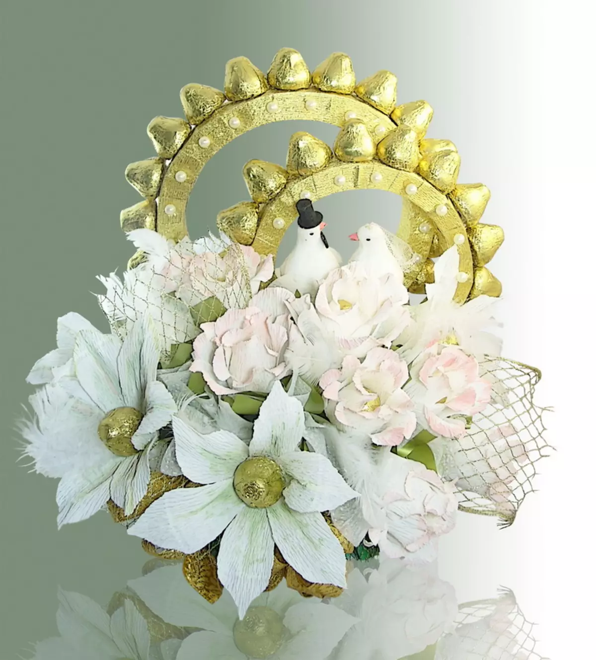 የሠርግ ላይ ከረሜላ (60 ፎቶዎች) Bouquet: ኦሪጅናል የሰርግ ከረሜላ ቅንብሮች ሙሽሪት ለ 8000_51