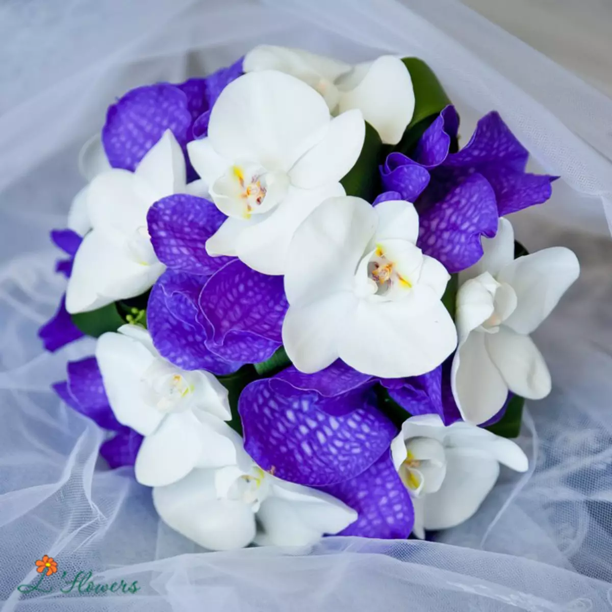 Букет с фиолетовой орхидеей Ванда