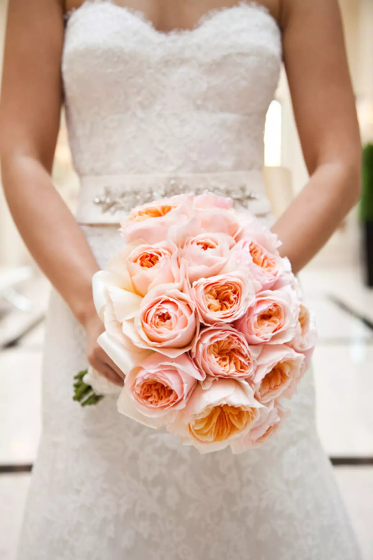 Букет невесты с розой Кахала