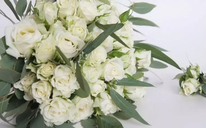 Poročna šopek vrtnic (74 fotografij): Poročne kompozicije iz vrtnic z belimi Eustomas, modrimi freesies in rdečimi altromerji 8005_10