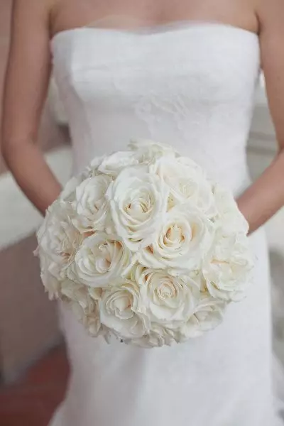 Bridal boeket (74 foto's): Wedding Gearstallingts makke fan roazen mei wite Eustomas, blauwe freesies en reade alstromerijen 8005_47
