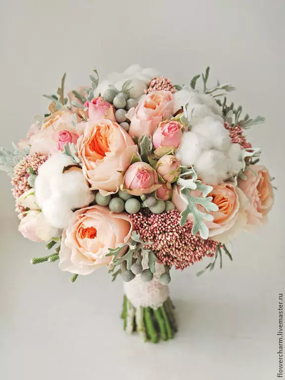 Pridaalkimp pioniliste rooside (53 fotot): valida pulm kimp piooniliste roosidega, valgete veskite ja punase hüdrangidega 8007_3