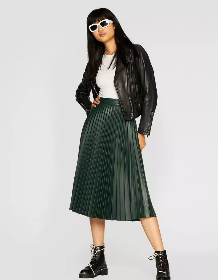 Ama-Plears Leather Skirts: Yini okufanele uyigqoke isiketi se-eco-pieped? Izithombe ezineziketi zesikhumba esimnyama nesinsundu 800_21