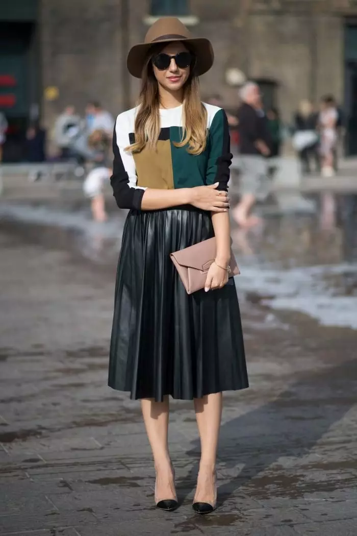 Placs Skirt Kulit: Apa yang perlu dipakai Rok Eco-Piece Pleated? Imej dengan skirt kulit tiruan hitam dan coklat 800_38