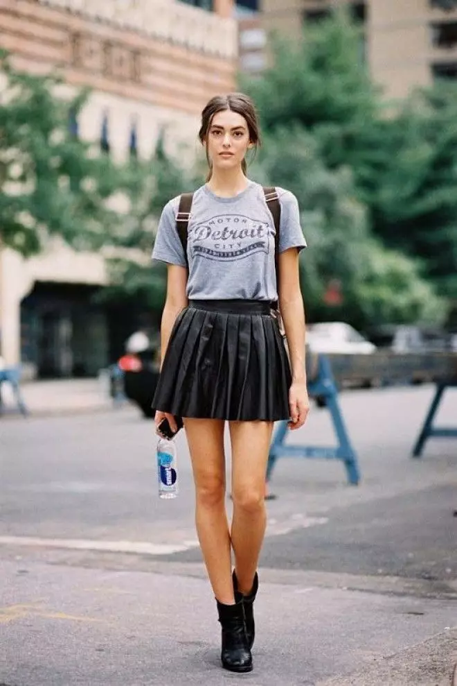 Placs Skirt Kulit: Apa yang perlu dipakai Rok Eco-Piece Pleated? Imej dengan skirt kulit tiruan hitam dan coklat 800_51