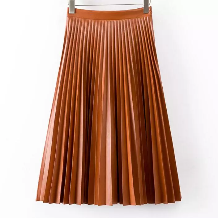 Plays चमड़े के स्कर्ट: Pleated इको-टुकड़ा स्कर्ट पहनने के लिए क्या? काले और भूरे रंग की कृत्रिम त्वचा स्कर्ट वाली छवियां 800_53