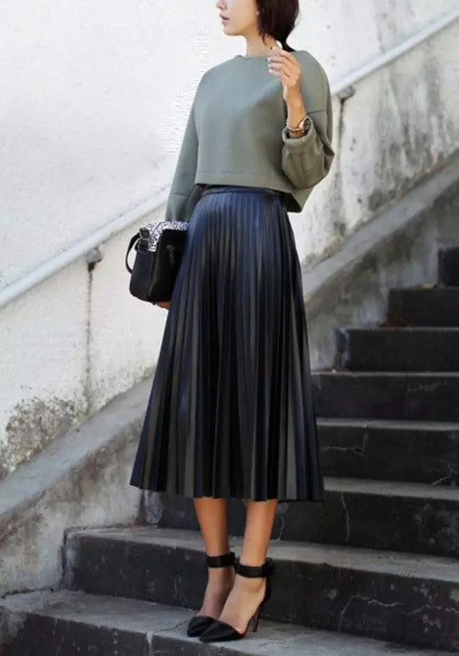 Plears läder kjolar: Vad ska du bära pläterad ekologisk kjol? Bilder med svart och brun konstgjorda hudkjolar 800_8