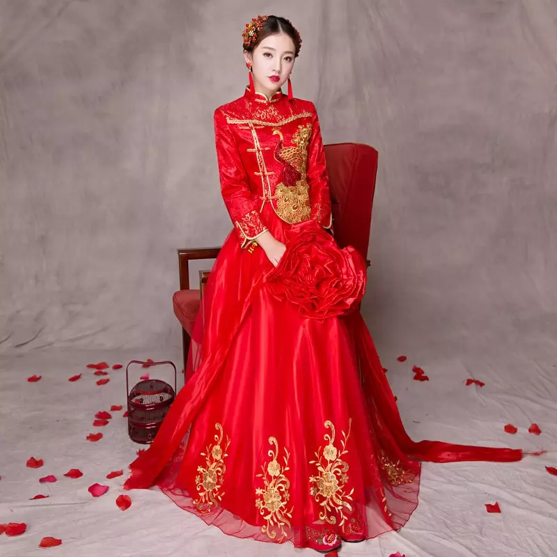 წითელი საქორწილო ბუკეტი (76 ფოტო): აირჩიეთ საქორწინო ბუკეტი ყვავილებით ლურჯი წითელი ტონებით, გერბერებისა და ლენტებით 8019_4