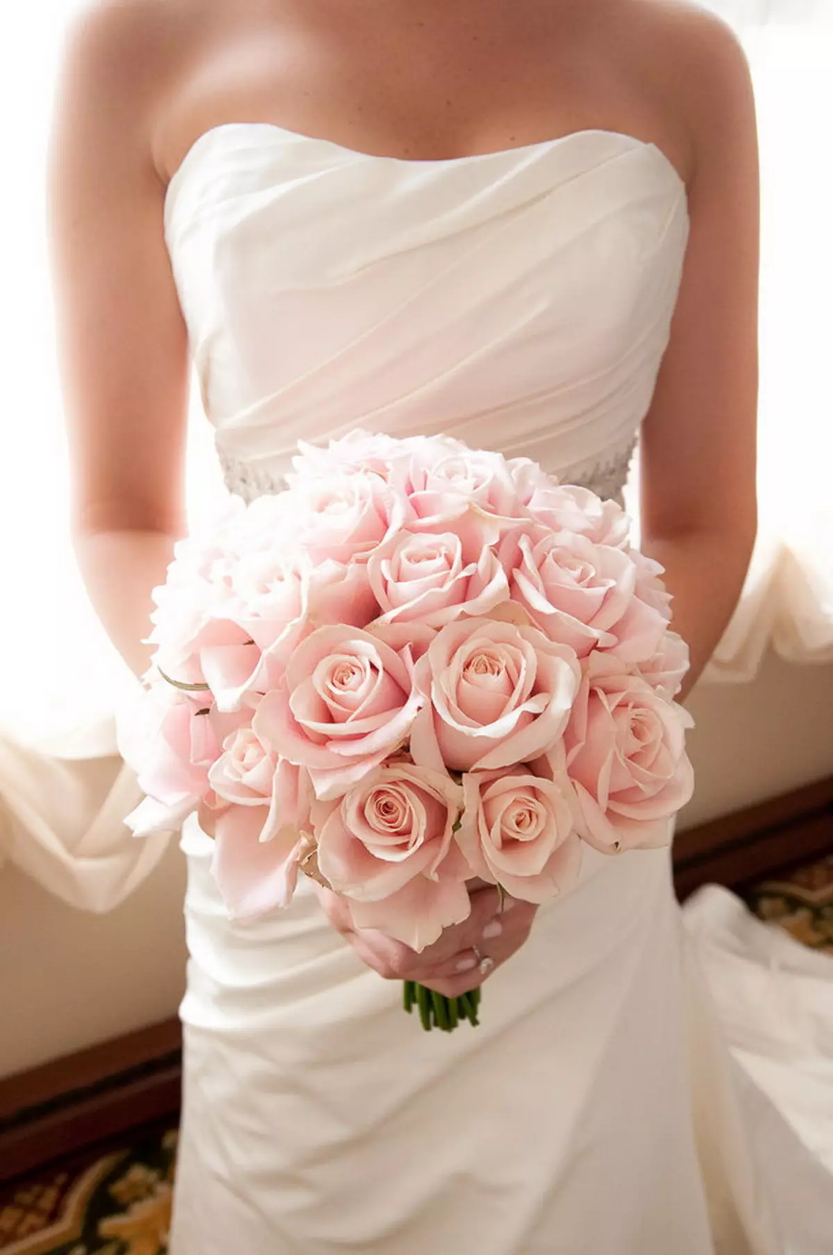 Bridal Bouquet med egne hænder (65 billeder): Hvordan laver man et bryllup buket af buske roser, penge og frugt selv trin for trin? 8020_17