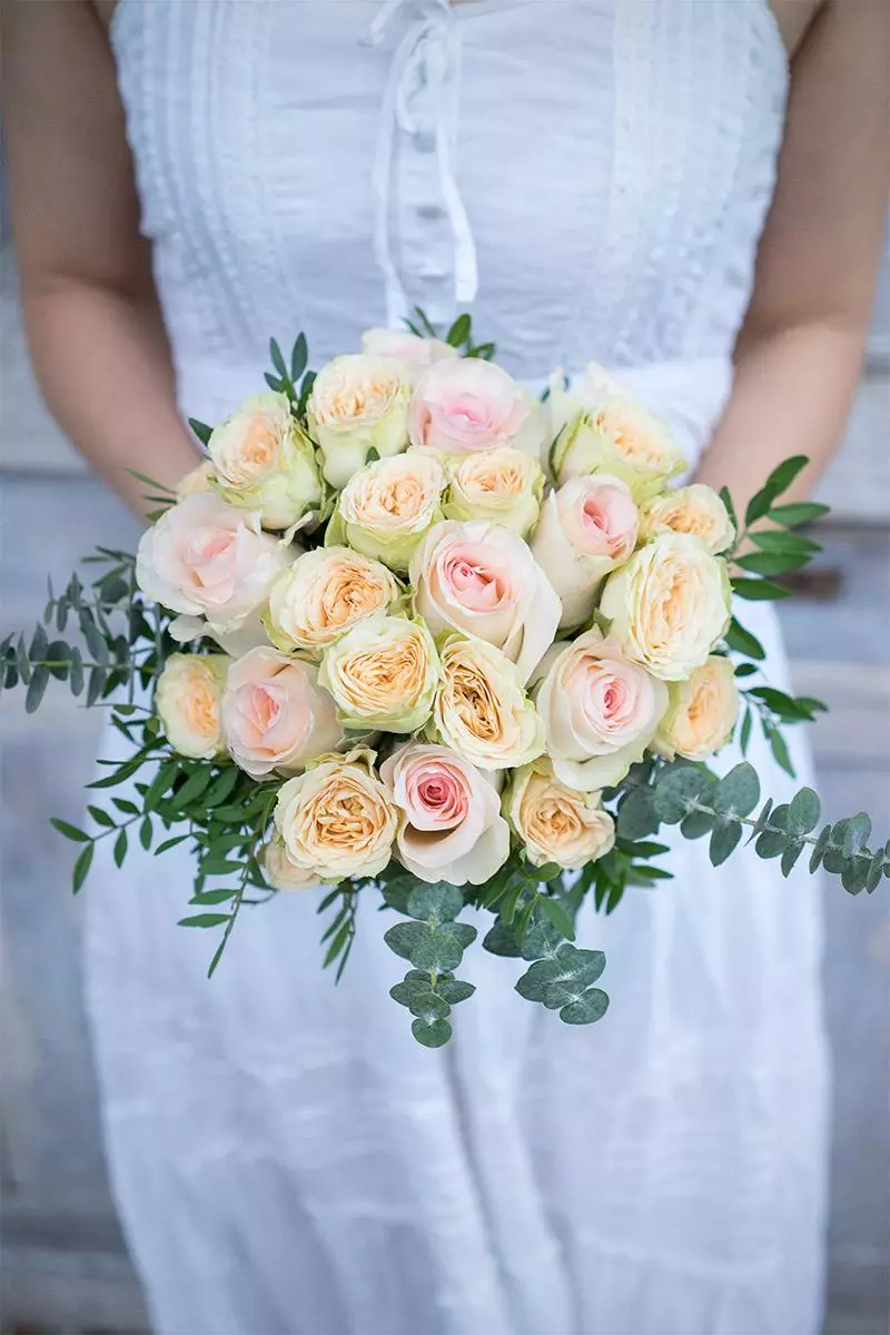 Bridal Bouquet med egne hænder (65 billeder): Hvordan laver man et bryllup buket af buske roser, penge og frugt selv trin for trin? 8020_19