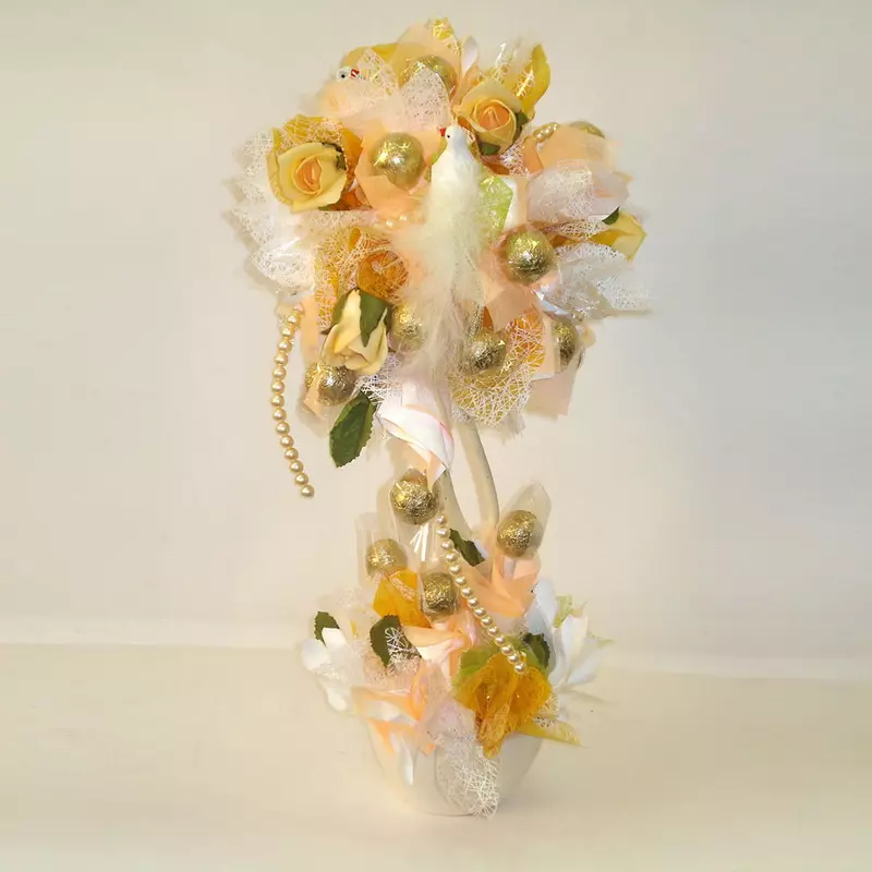 Bridal Bouquet med egne hænder (65 billeder): Hvordan laver man et bryllup buket af buske roser, penge og frugt selv trin for trin? 8020_50