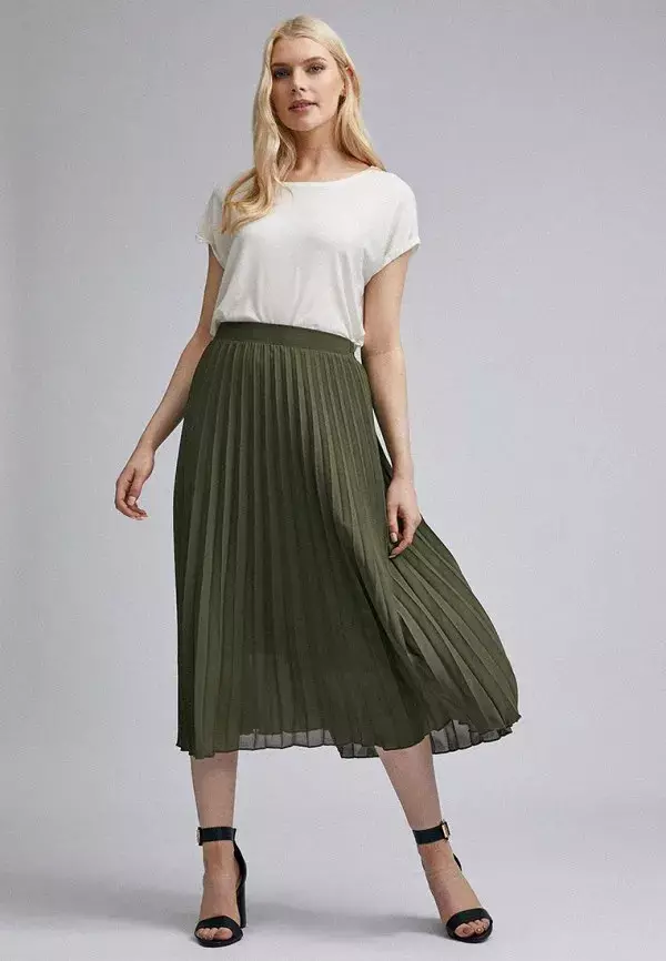 段ボールスカート（79枚の写真）：秋に段ボールスカートを着用する方法、そしてそれらはプリステとどのように異なりますか？長いスカートと膝の下の画像 802_6