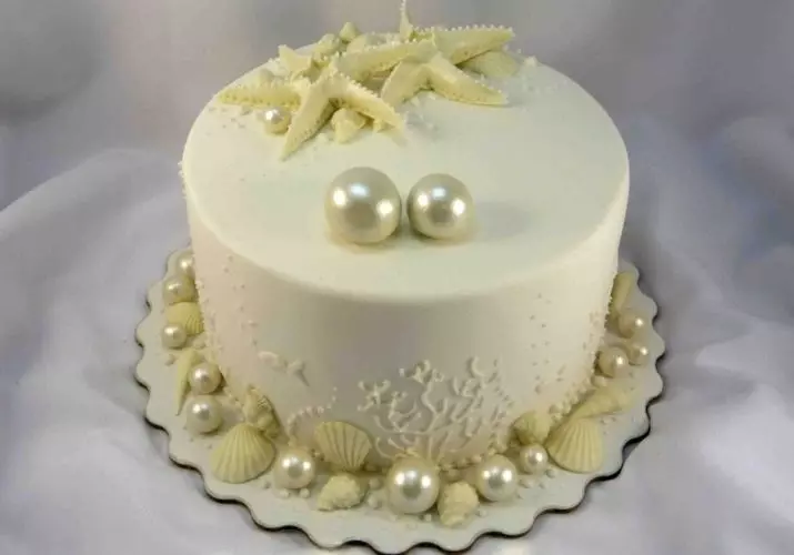 Kakšna je poroka 42 let: Kaj daje tašnost matere-of-pearl obletnica? 8057_16