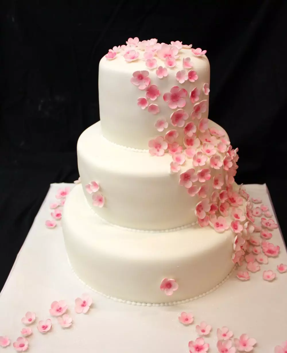 Kage i 10 års bryllupper (20 billeder): Vælg kølige kager på et rosa jubilæum eller på tin jubilæet med påskrifter 8061_5