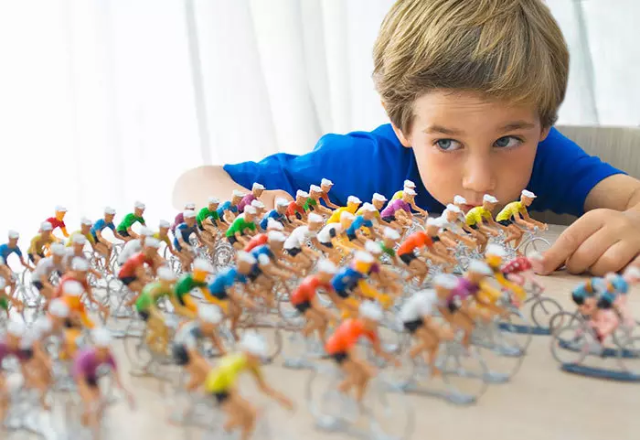 Hobiji bērniem: bērnu rokdarbi un citu radošumu bērniem 6-10 un 11 gadus veci. Hobiji par mazāko. Kas ir bērni 7-8 gadus veci? 8145_2