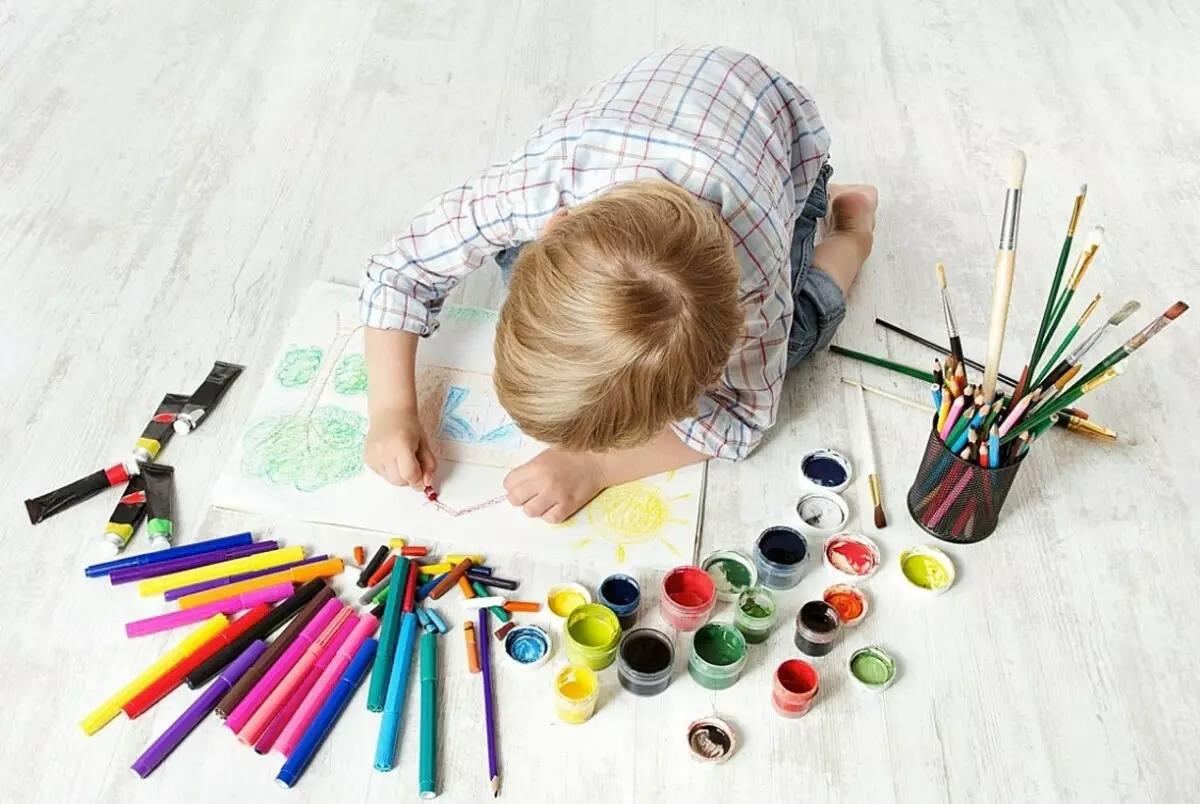 Sở thích cho trẻ em: Vá trẻ em và sự sáng tạo khác cho trẻ em 6-10 và 11 tuổi. Sở thích cho nhỏ nhất. Trẻ em 7-8 tuổi là gì? 8145_70