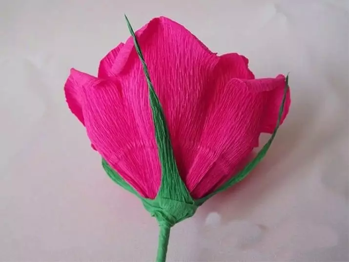 ការរចនាដ៏ផ្អែមល្ហែម (57 រូបថត): ភួងនៃឆ្នាំថ្មីដោយដៃរបស់ពួកគេនៅលើវណ្ណៈអភិជនការតែងនិពន្ធជាមួយ tulips និងអ្នកដទៃការតុបតែងប្រអប់ស្ករគ្រាប់មួយសម្រាប់ថ្ងៃគ្រូ។ 8153_30